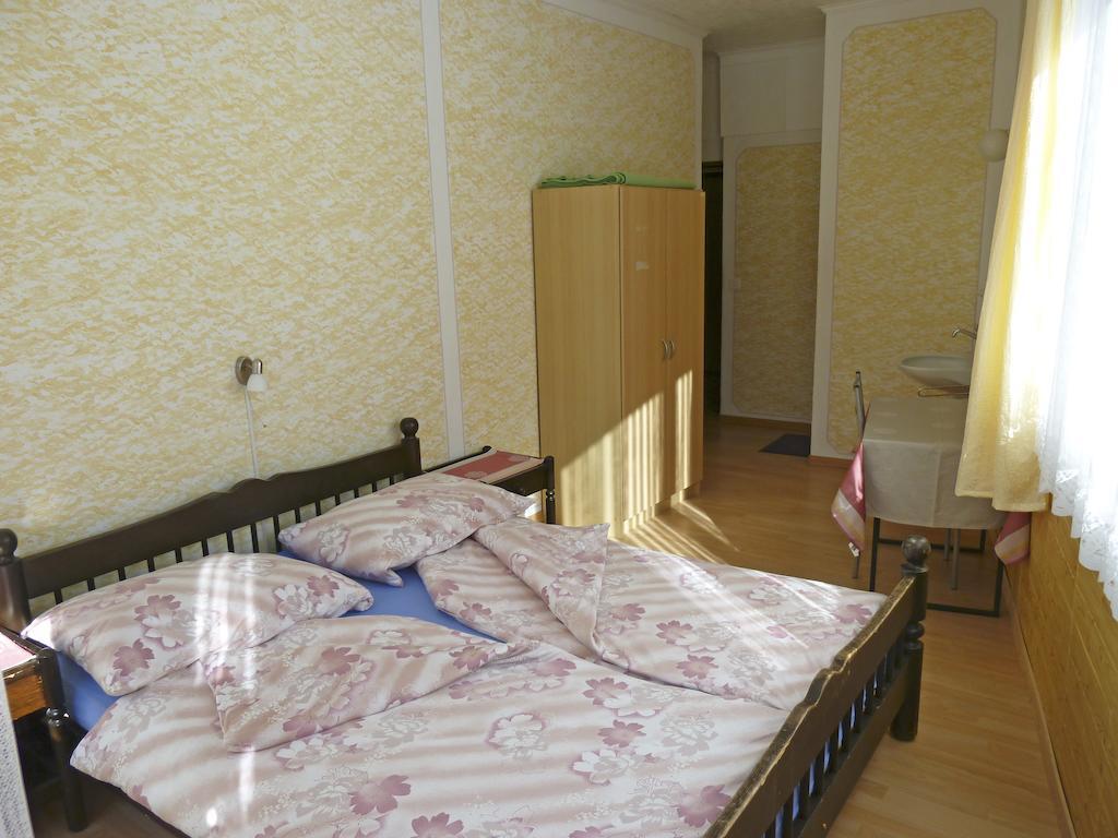 Pension Schoenblick Saas-Grund Quarto foto